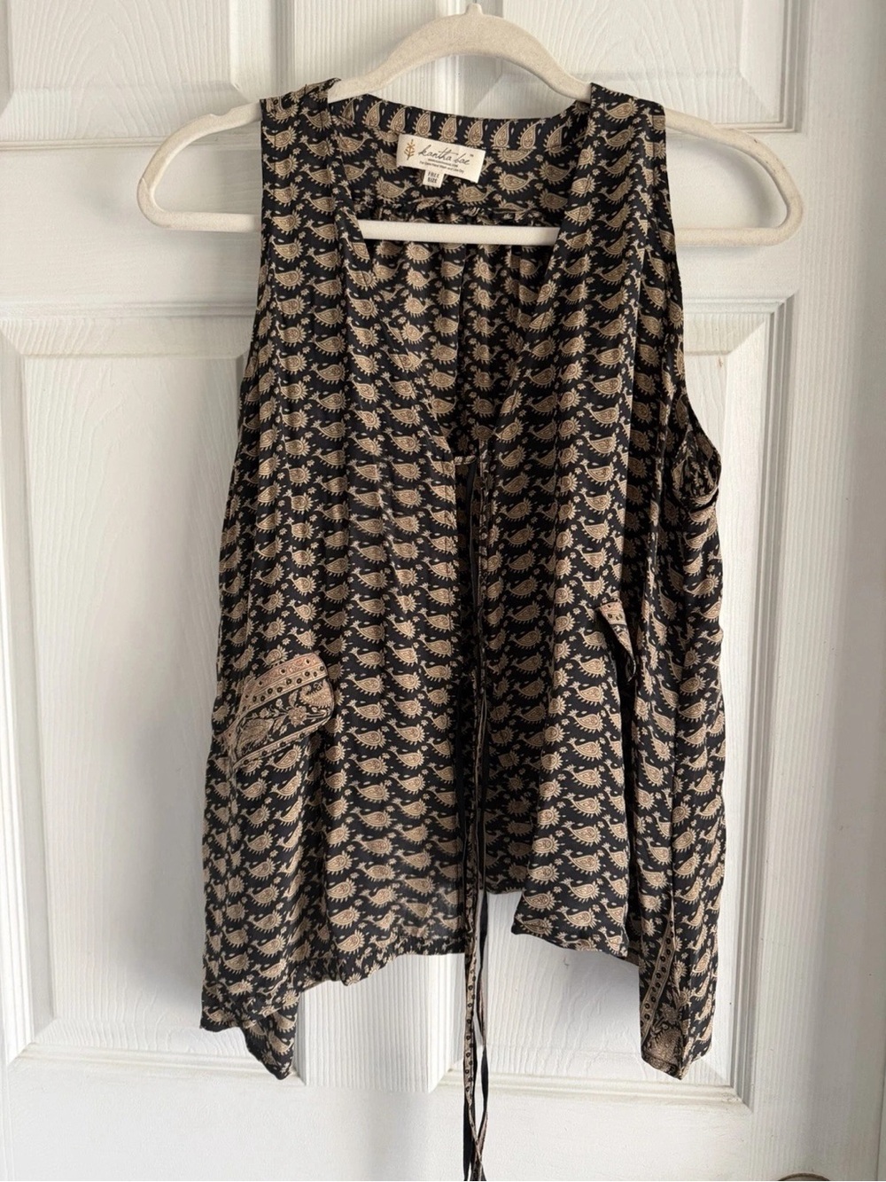 Bae Tie-Front Sleeveless Tank in Black and Cream by Anthropologie-style Label